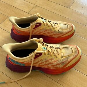 EUC Hoka Ones Speedgoat 5 Women’s 9 Running Shoes Grip Cushion Bright Colors